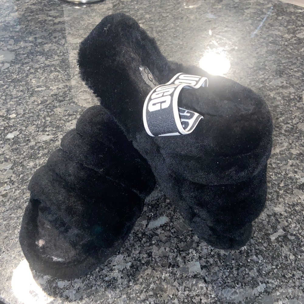 Women’s black Ugg’s in size 7